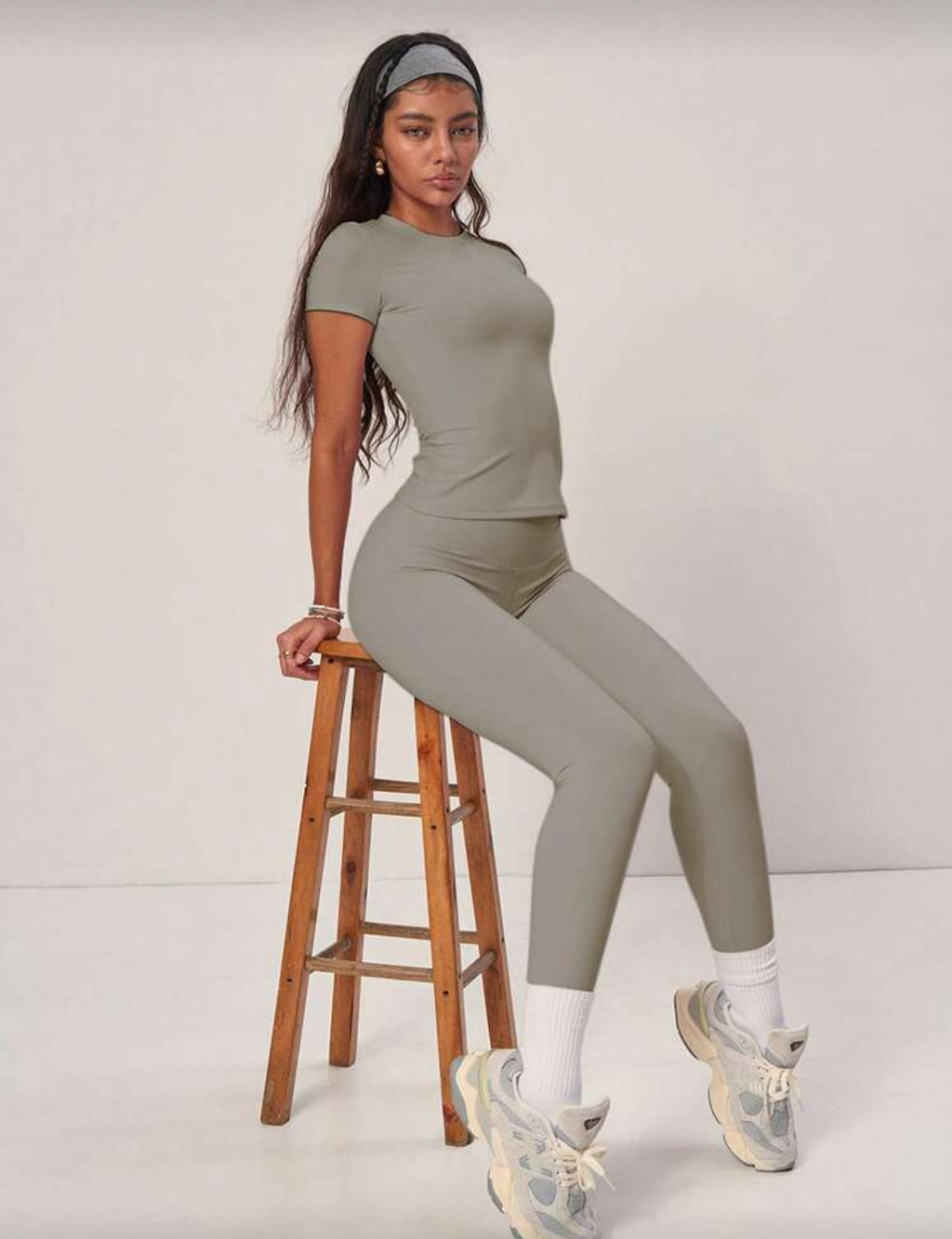 Ensemble gainant kaki